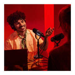 USB-C/XLR Smart Microphone with Built-In Audio Interface