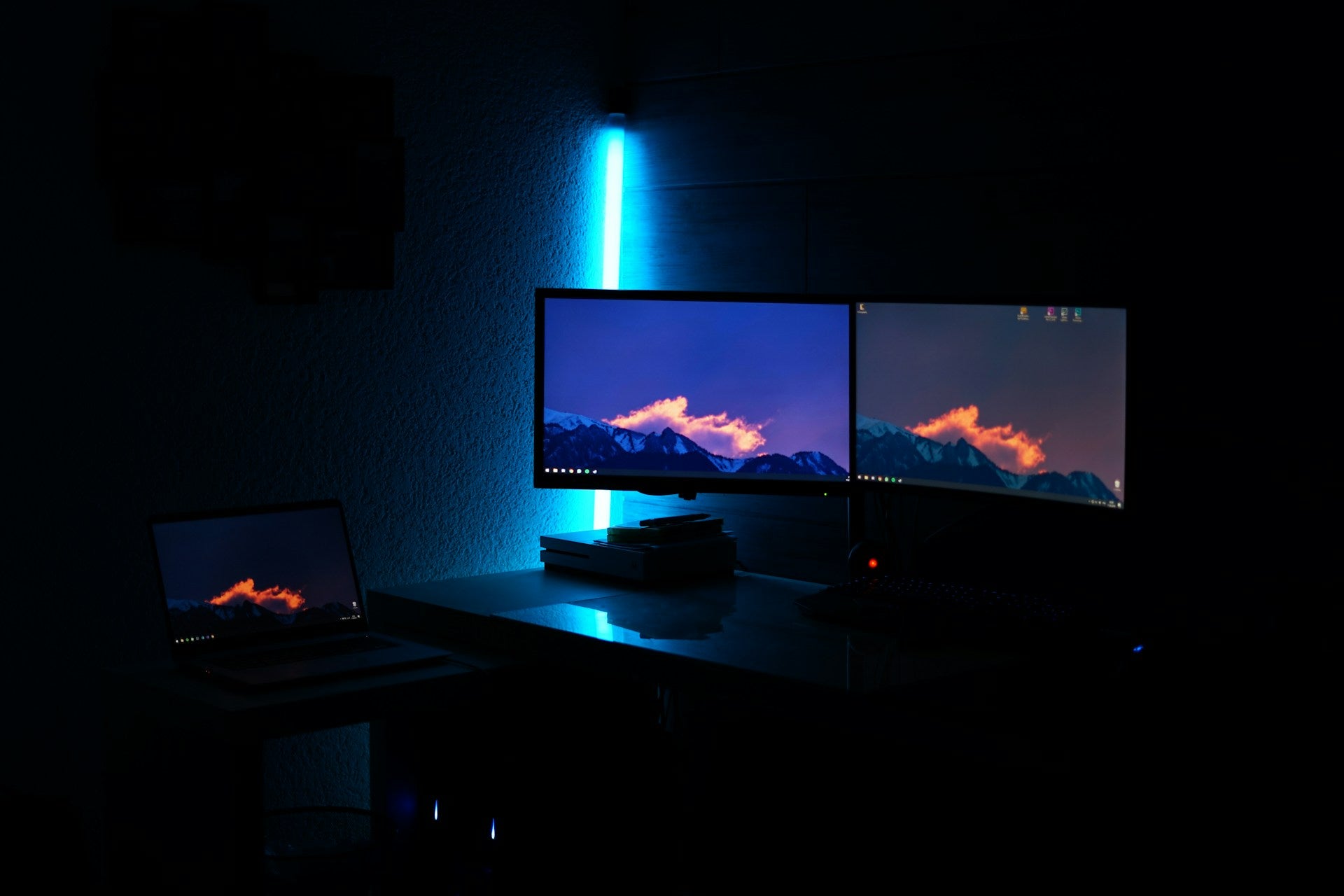 NexArena monitor arm and gaming display setup