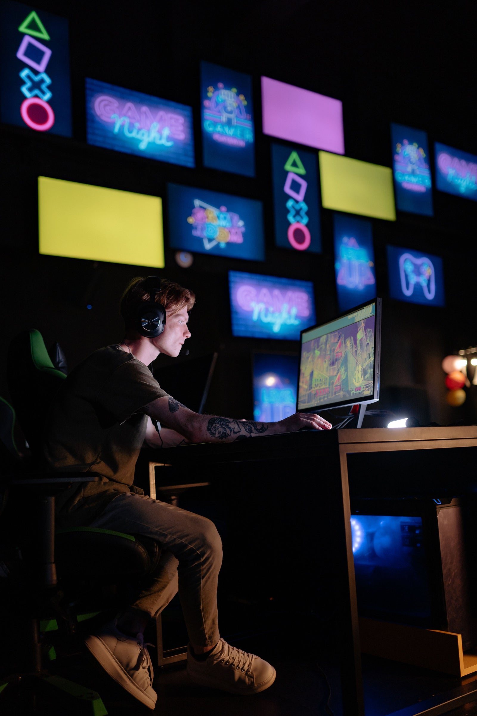 NexArena competitive gaming desk guide